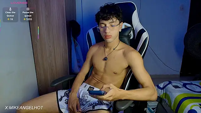 Angelligth online show from June 2026 03:44:01 AM