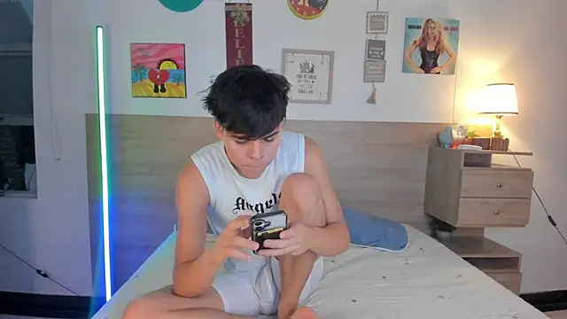 justinbiler online show from October 2025 12:50:01 PM