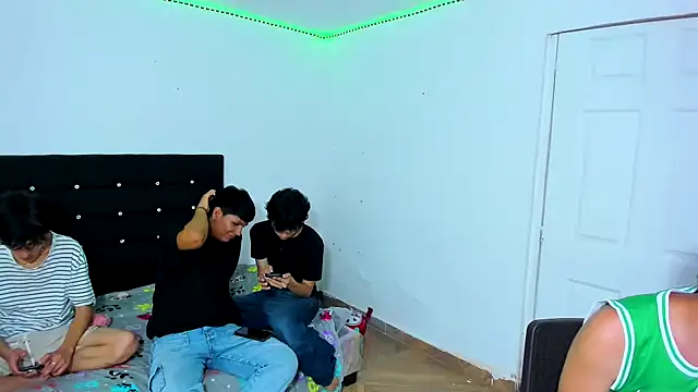 Alexander and Xiao online show from March 2025 09:22:01 PM