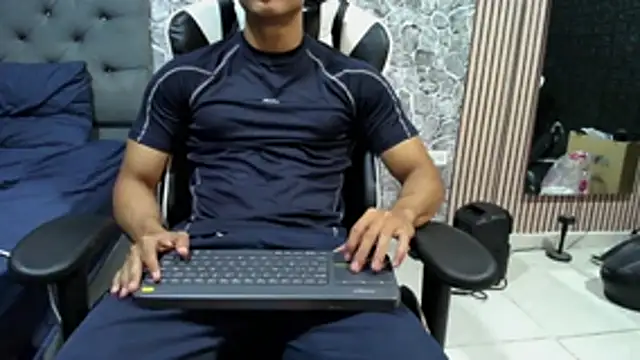 chriss jones1 online show from May 2026 12:17:01 AM