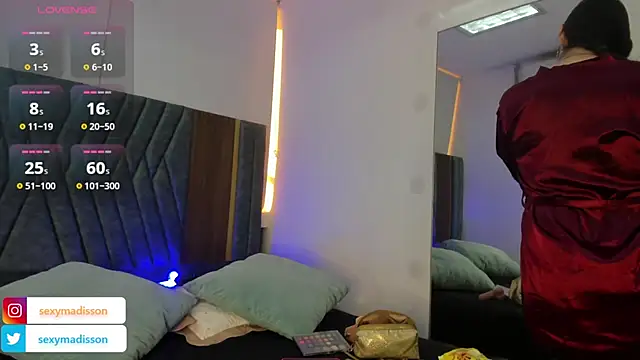 Snapshot of MADISSONLOVE_ chatting on January 2025 12:06:02 PM MADISSONLOVE online show from January 2025 12:06:02 PM