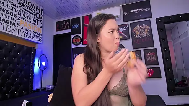 Snapshot of MADISSONLOVE_ chatting on March 2025 03:18:02 PM MADISSONLOVE online show from March 2025 03:18:02 PM