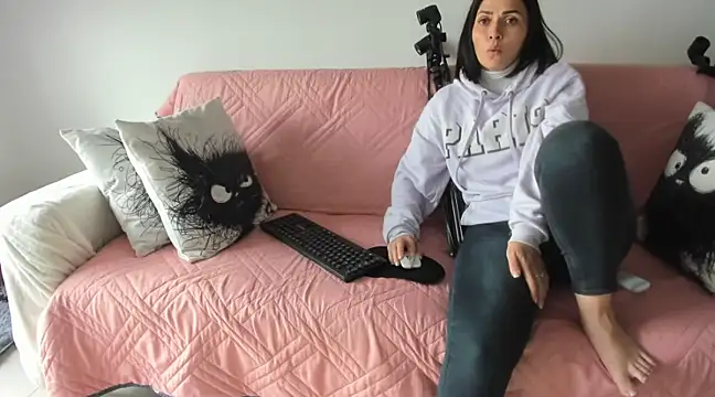 Snapshot of Emma_Jnes chatting on March 2025 09:32:02 PM Emma Jnes online show from March 2025 09:32:02 PM