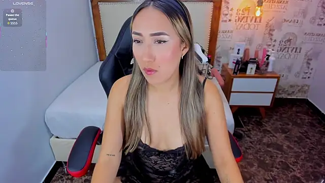 CAMILAGRAY online show from May 2026 07:21:01 PM