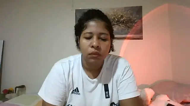 Ivon-09 online show from May 2026 12:24:01 PM
