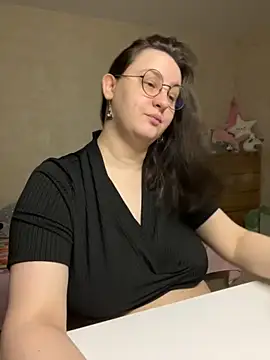 hungry1bunny online show from November 2025 05:00:01 PM