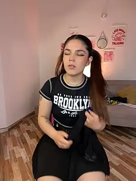 Snapshot of Mariangeel chatting on December 2024 06:06:01 PM Mariangeel online show from December 2024 06:06:01 PM