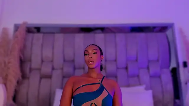 Snapshot of ChaynnaCooper chatting on February 2026 06:22:01 AM ChaynnaCooper online show from February 2026 06:22:01 AM