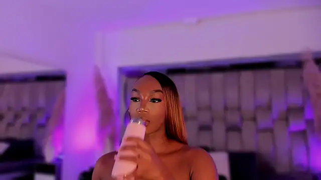 Snapshot of ChaynnaCooper chatting on February 2026 06:37:01 AM ChaynnaCooper online show from February 2026 06:37:01 AM