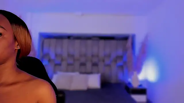 Snapshot of ChaynnaCooper chatting on February 2026 04:00:01 AM ChaynnaCooper online show from February 2026 04:00:01 AM