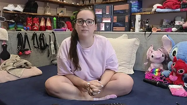 Snapshot of Kimberly-Caprice chatting on November 2025 06:29:01 PM Kimberly-Caprice online show from November 2025 06:29:01 PM