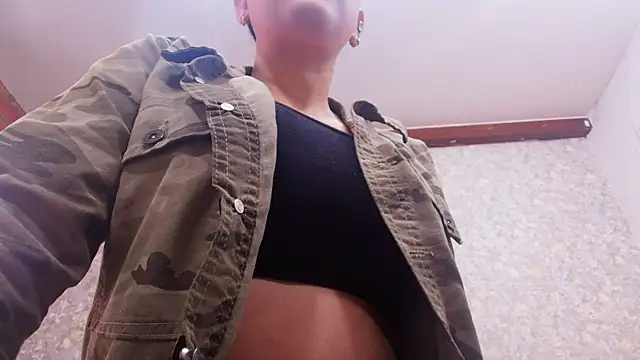 nicol f online show from December 2024 07:20:01 PM