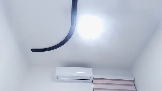 nicol f online show from February 2026 03:13:01 AM