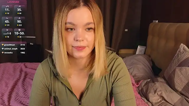 Snapshot of Milana15 chatting on December 2024 01:02:02 PM Milana15 online show from December 2024 01:02:02 PM