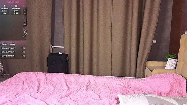 Snapshot of Milana15 chatting on December 2024 01:05:02 PM Milana15 online show from December 2024 01:05:02 PM