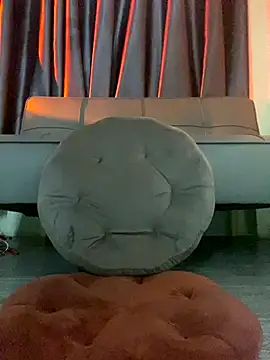 Ly Coca24 online show from September 2025 12:07:01 PM