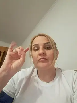 Malichkaanna30 online show from March 2025 06:43:02 PM