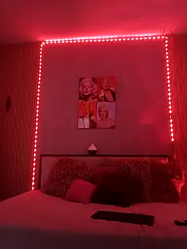 nahiarapalmer19 online show from April 2026 05:39:01 PM