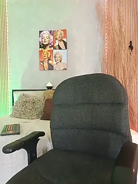 nahiarapalmer19 online show from May 2026 07:48:02 PM