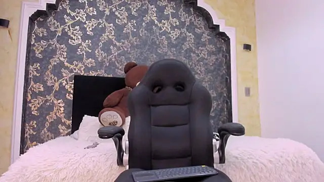 Snapshot of Isa_Little_Star chatting on February 2025 12:55:01 PM Isa Little Star online show from February 2025 12:55:01 PM