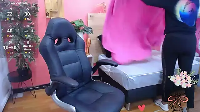 Snapshot of scarlet-foox chatting on September 2025 12:10:02 PM scarlet-foox online show from September 2025 12:10:02 PM