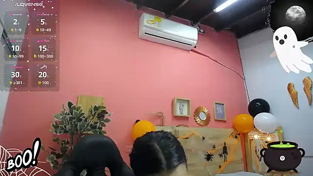 Snapshot of scarlet-foox chatting on October 2025 01:50:02 PM scarlet-foox online show from October 2025 01:50:02 PM