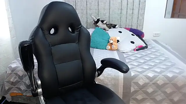 Snapshot of scarlet-foox chatting on January 2026 01:36:01 PM scarlet-foox online show from January 2026 01:36:01 PM