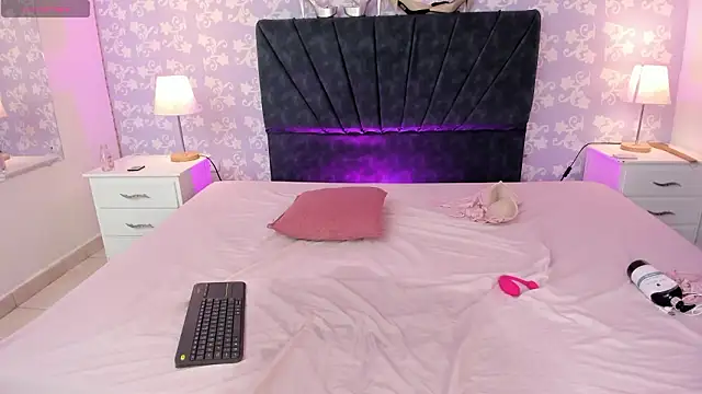 Snapshot of BritneySweet_ chatting on February 2026 06:40:02 AM BritneySweet online show from February 2026 06:40:02 AM