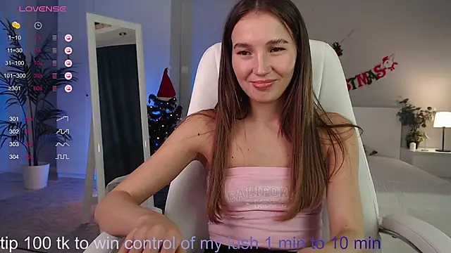 Snapshot of Bellla_Haddid chatting on January 2025 03:55:01 AM Bellla Haddid online show from January 2025 03:55:01 AM