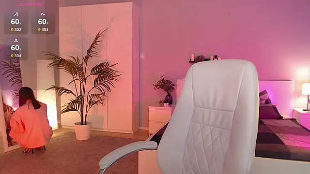 Snapshot of Bellla_Haddid chatting on September 2025 12:43:02 AM Bellla Haddid online show from September 2025 12:43:02 AM