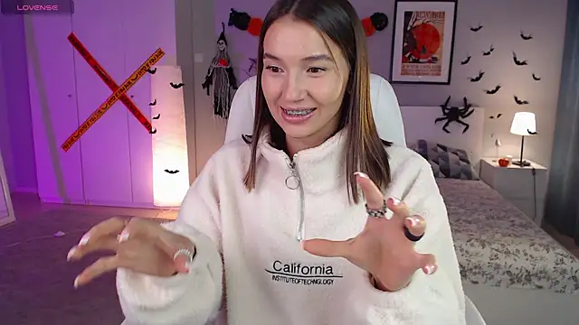 Snapshot of Bellla_Haddid chatting on October 2025 01:46:02 AM Bellla Haddid online show from October 2025 01:46:02 AM