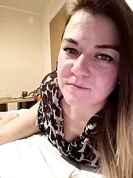 LunikaLunaX online show from February 2025 08:00:01 PM