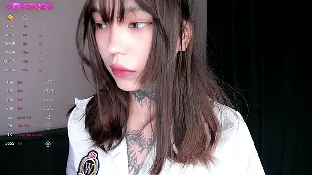 Dark Ester online show from September 2025 12:43:02 PM