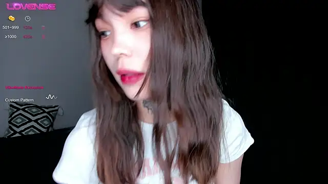 Dark Ester online show from November 2025 10:54:01 AM