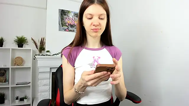 Snapshot of Baby_Evalena chatting on December 2024 04:53:01 AM Baby Evalena online show from December 2024 04:53:01 AM