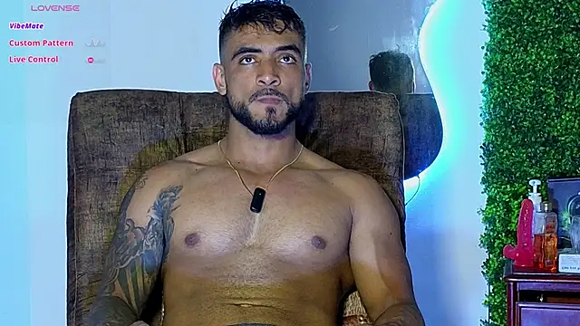 Snapshot of ERIC_HARRISON chatting on February 2025 11:59:01 PM ERIC HARRISON online show from February 2025 11:59:01 PM