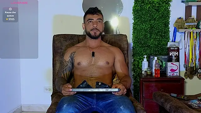 Snapshot of ERIC_HARRISON chatting on March 2025 01:17:02 PM ERIC HARRISON online show from March 2025 01:17:02 PM