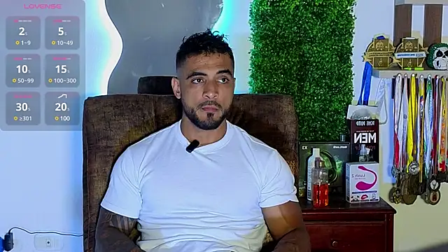 Snapshot of ERIC_HARRISON chatting on March 2025 10:45:02 PM ERIC HARRISON online show from March 2025 10:45:02 PM