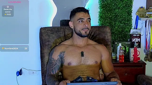 Snapshot of ERIC_HARRISON chatting on March 2025 10:08:02 PM ERIC HARRISON online show from March 2025 10:08:02 PM