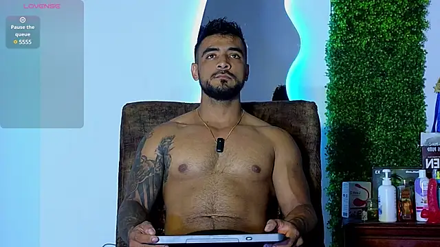 Snapshot of ERIC_HARRISON chatting on March 2025 01:48:01 AM ERIC HARRISON online show from March 2025 01:48:01 AM