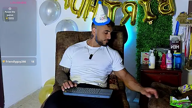 Snapshot of ERIC_HARRISON chatting on March 2025 12:37:02 AM ERIC HARRISON online show from March 2025 12:37:02 AM