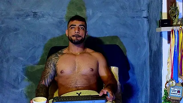 Snapshot of ERIC_HARRISON chatting on September 2025 12:10:01 AM ERIC HARRISON online show from September 2025 12:10:01 AM