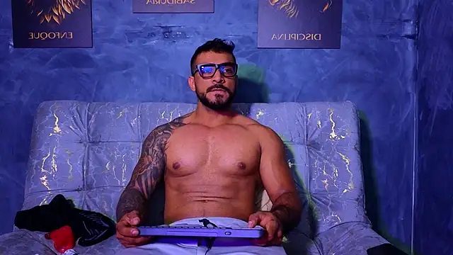 Snapshot of ERIC_HARRISON chatting on October 2025 01:58:02 AM ERIC HARRISON online show from October 2025 01:58:02 AM