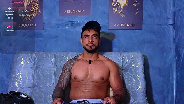 Snapshot of ERIC_HARRISON chatting on October 2025 01:26:02 AM ERIC HARRISON online show from October 2025 01:26:02 AM