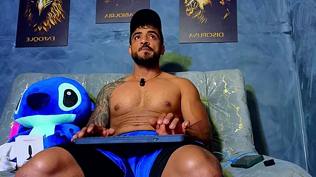 Snapshot of ERIC_HARRISON chatting on October 2025 02:47:02 AM ERIC HARRISON online show from October 2025 02:47:02 AM