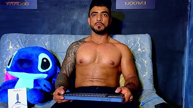 Snapshot of ERIC_HARRISON chatting on October 2025 01:39:02 AM ERIC HARRISON online show from October 2025 01:39:02 AM