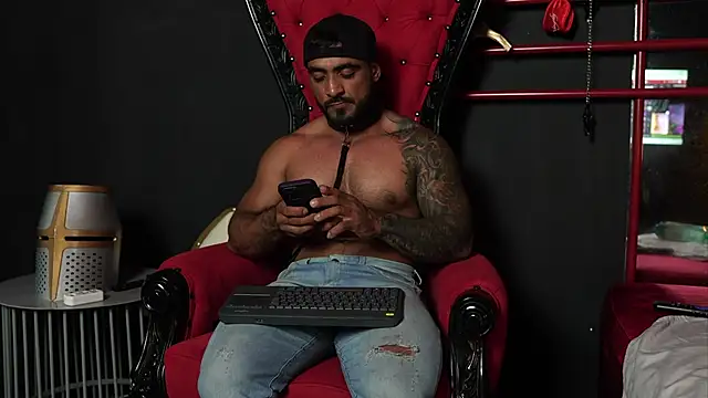 Snapshot of ERIC_HARRISON chatting on October 2025 03:25:01 AM ERIC HARRISON online show from October 2025 03:25:01 AM