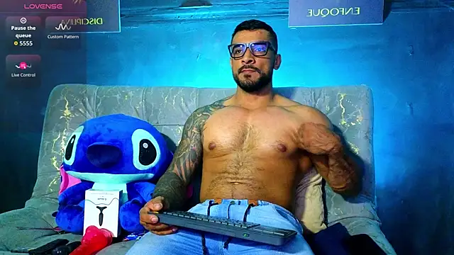 Snapshot of ERIC_HARRISON chatting on November 2025 08:44:01 PM ERIC HARRISON online show from November 2025 08:44:01 PM