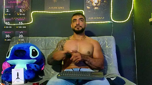 Snapshot of ERIC_HARRISON chatting on November 2025 02:20:01 AM ERIC HARRISON online show from November 2025 02:20:01 AM