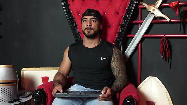 Snapshot of ERIC_HARRISON chatting on November 2025 10:42:02 PM ERIC HARRISON online show from November 2025 10:42:02 PM